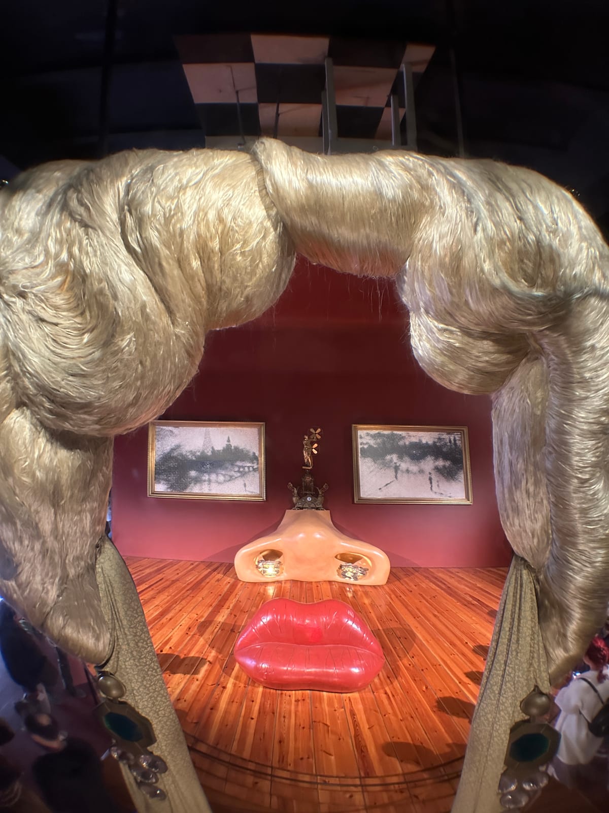 Face of Mae West